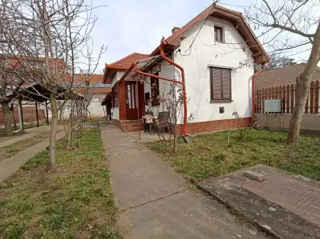 Eladó családi ház, Berekfürdő 2 szoba 65 m² 31.9 M Ft