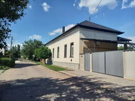 Eladó családi ház, Karcag 4 szoba 170 m² 47.49 M Ft