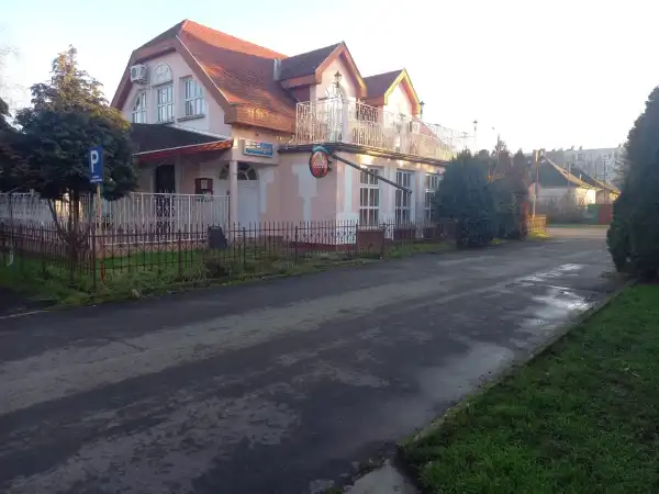 Eladó melegkonyhás vendéglátóegység, Karcag 1 szoba 230 m² 42.9 M Ft