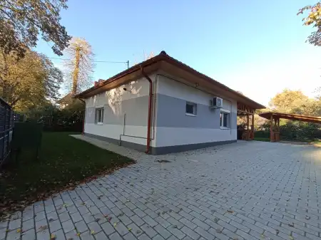 Eladó nyaraló, Berekfürdő 2 szoba 95 m² 51.5 M Ft