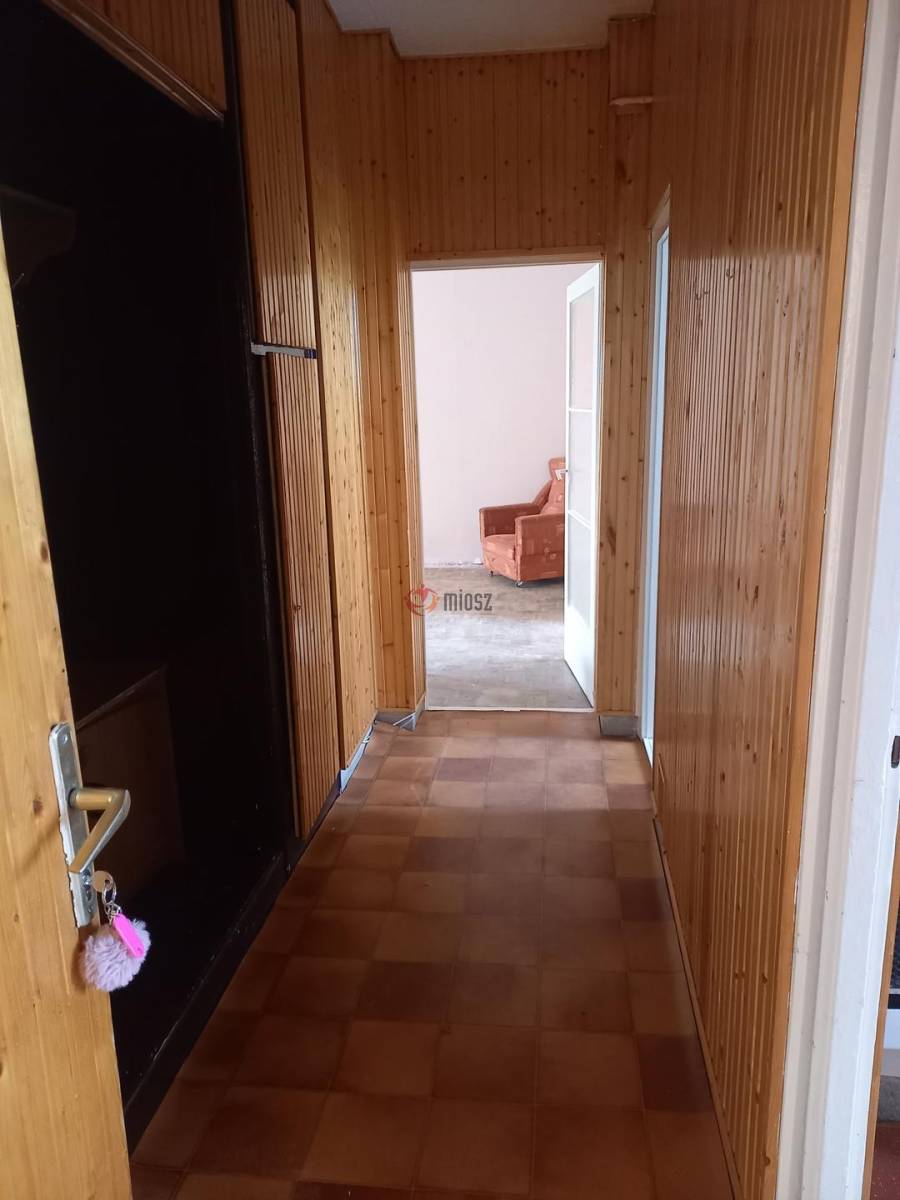 eladó téglalakás, Karcag
